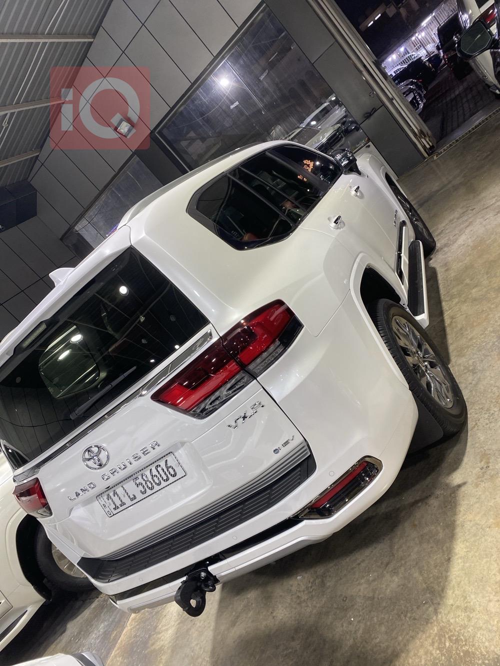 تۆیۆتا لاند کروزەر